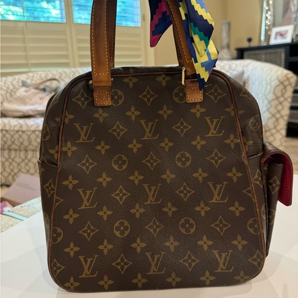 Louis Vuitton Excentri-Cité Handbag - Picture 4 of 16